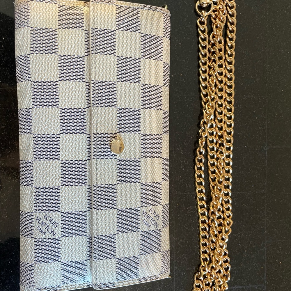 *Preowned* Louis Vuitton Damier Azur wallet/mini WOC